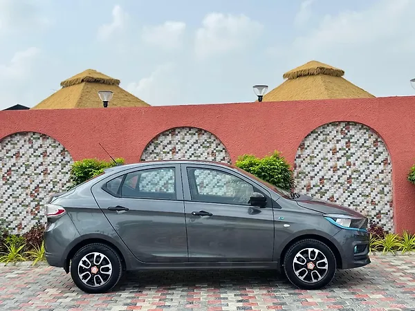 Tata Tigor EV XZ Plus Dual Tone - Photo 4