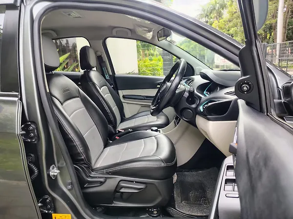 Tata Tiago EV XZ Plus Long Range [2022-2025] - Photo 8
