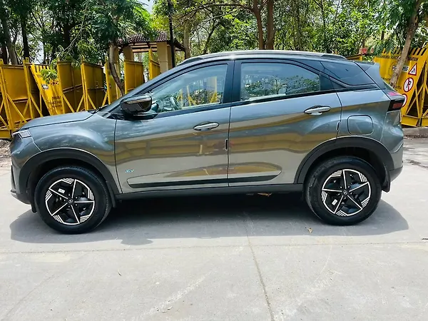 Tata Nexon EV Empowered Plus Long Range - Photo 3