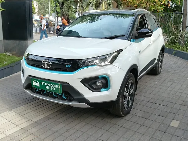 Tata Nexon EV XZ Plus LUX - Photo 4
