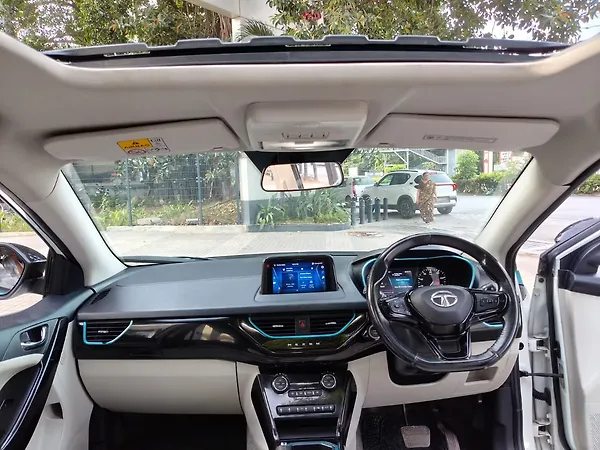 Tata Nexon EV XZ Plus LUX - Photo 8