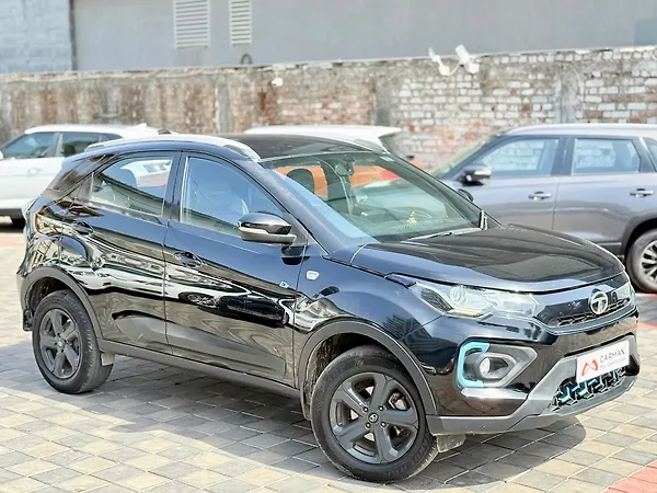 Tata Nexon EV XZ Plus LUX Dark Edition - Photo 2