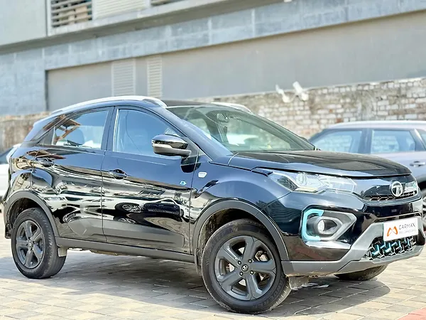 Tata Nexon EV XZ Plus LUX Dark Edition - Photo 4
