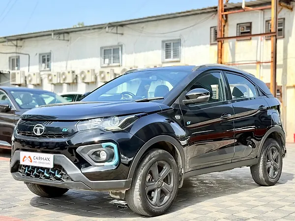 Tata Nexon EV XZ Plus LUX Dark Edition - Photo 5