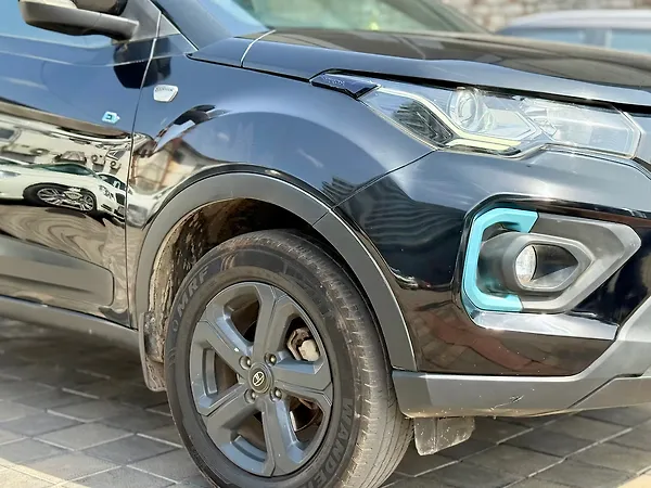 Tata Nexon EV XZ Plus LUX Dark Edition - Photo 7