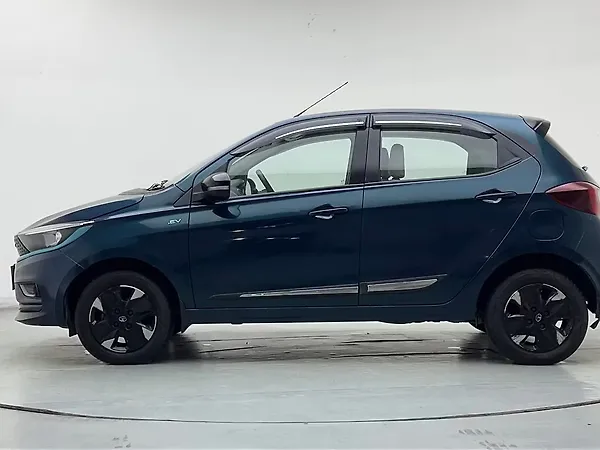 Tata Tiago EV XZ Plus Tech LUX Long Range [2022-2025] - Photo 3