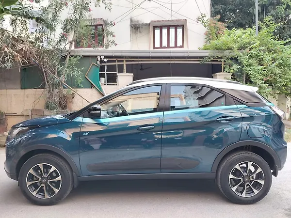 Tata Nexon EV XZ Plus LUX - Photo 3