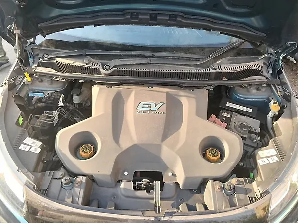 Tata Nexon EV XZ Plus LUX - Photo 4