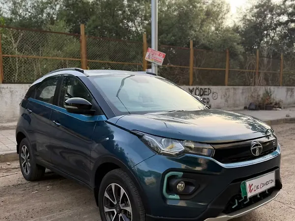 Tata Nexon EV XZ Plus LUX - Photo 3