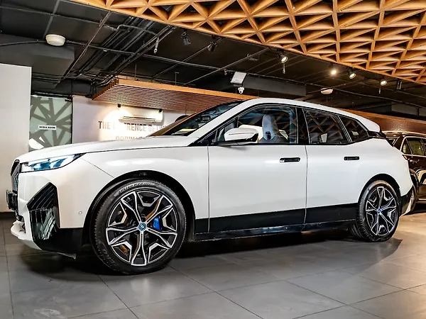 BMW iX xDrive 50 - Photo 3