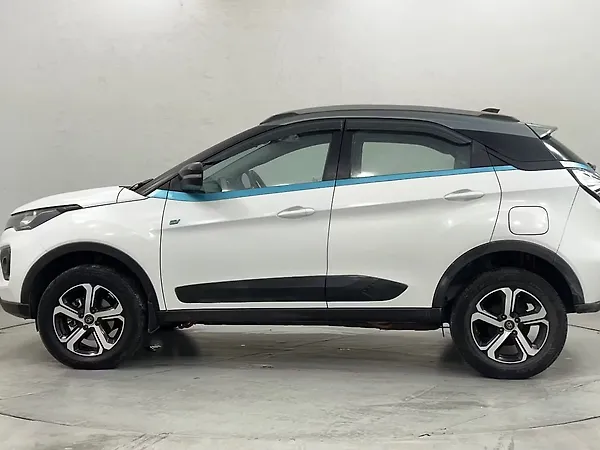 Tata Nexon EV XZ Plus - Photo 3