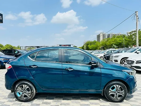 Tata Tiago EV XZ Plus Long Range Fast Charger [2022-2025] - Photo 3