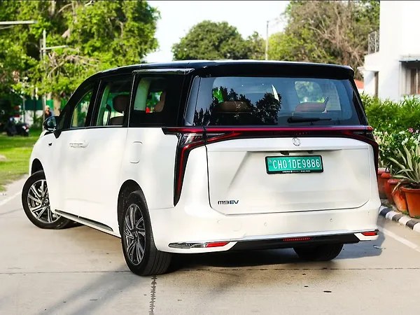 MG M9 EV Presidential Limo 90.0 kWh - Photo 3