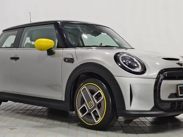 Mini Cooper SE Charged Edition - Photo 3