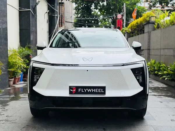 Mahindra XEV 9e Pack Three 79.0 kWh No Charger - Photo 1