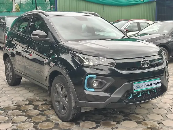Tata Nexon EV XZ Plus LUX Dark Edition - Photo 3