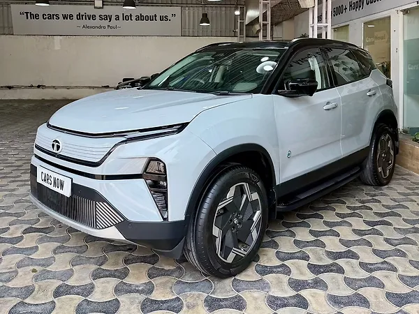 Tata Harrier EV Empowered AWD 75.0 kWh 7.2kW Charger - Photo 3