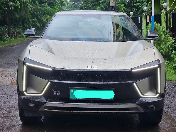 Mahindra Be 6 Pack Three 79.0 kWh 11.2kW Charger