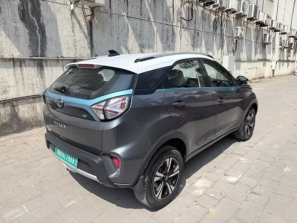 Tata Nexon EV Fearless Plus S 30.0 kWh - Photo 3