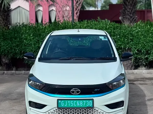Tata Tiago EV XT Medium Range [2022-2025]