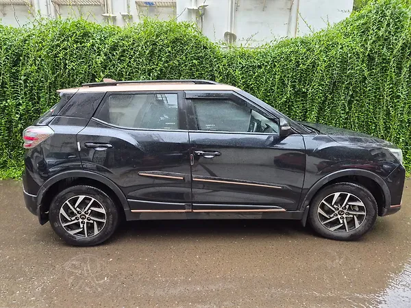Mahindra XUV400 EL 39.4 KWH - Photo 3