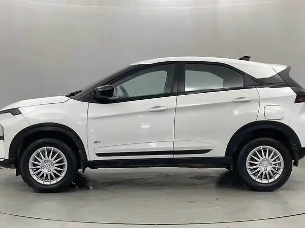 Tata Nexon EV Creative Plus 30.0 kWh - Photo 3