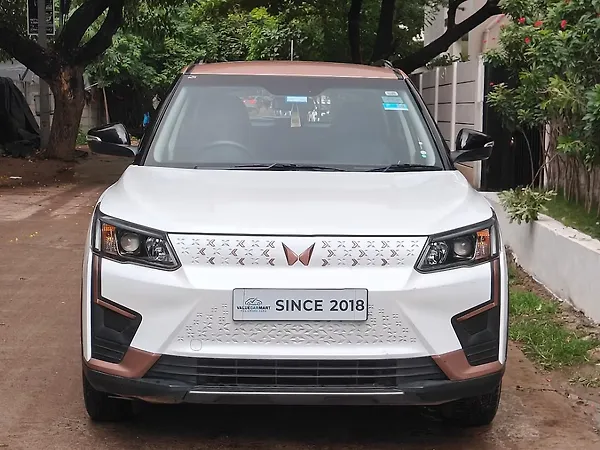 Mahindra XUV400 EL 39.4 KWH - Photo 1
