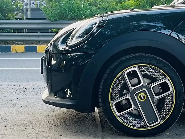 Mini Cooper SE Charged Edition - Photo 3