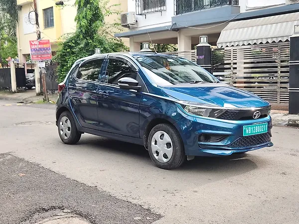 Tata Tiago EV XT Medium Range [2022-2025] - Photo 3