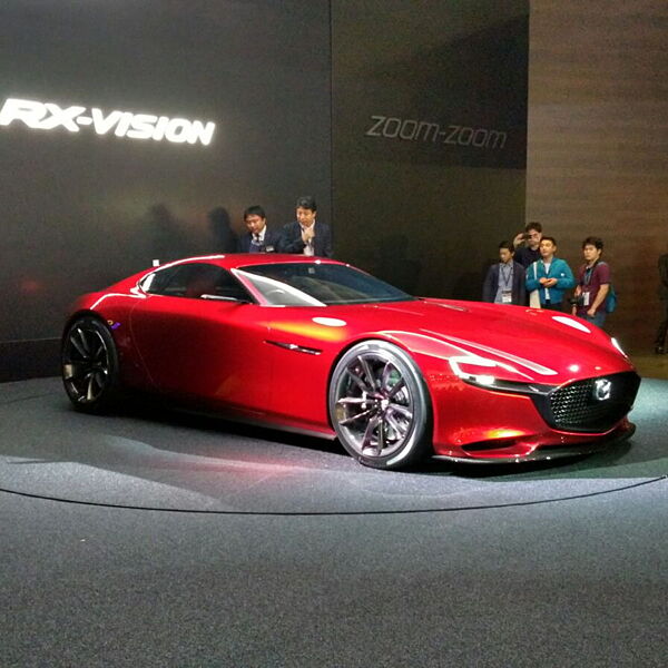  Concepto de auto deportivo Mazda RX-VISION mostrado en el Salón del Automóvil de Tokio 2015 - CarWale