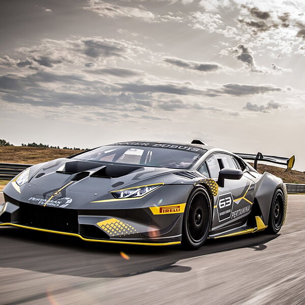 Lamborghini Huracan Super Trofeo Evo picture gallery - CarWale