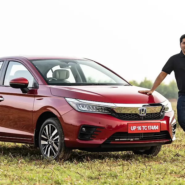 honda-city-hybrid-ehev-right-