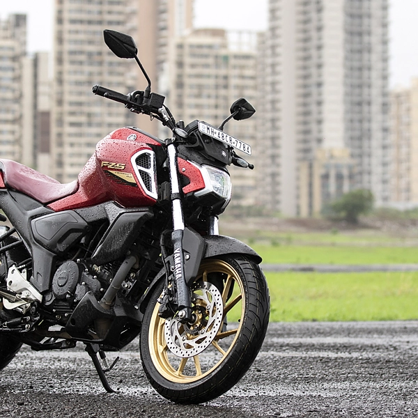 yamaha fz s fi ver 3.0 on road price