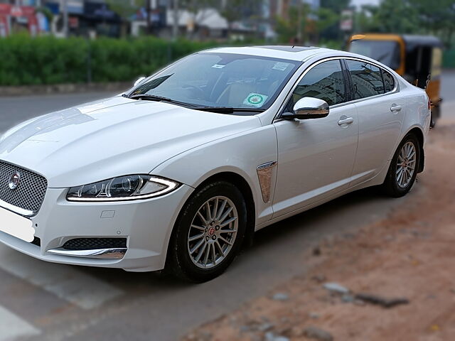 Jaguar XF Price - Images, Colors & Reviews - CarWale