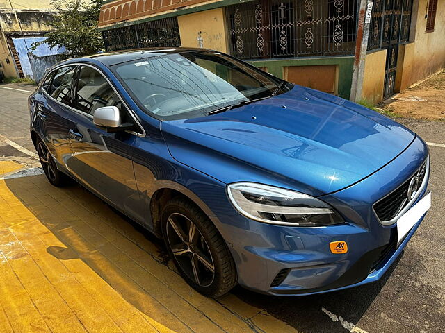 Volvo V40 [2016-2019] Price - Images, Colors & Reviews - CarWale