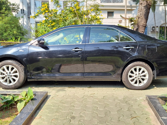 Second Hand Toyota Camry 2.5L AT in कोलकाता