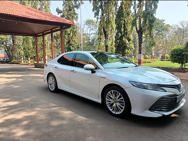 Second Hand Toyota Camry Hybrid [2019-2020] in कोल्हापुर