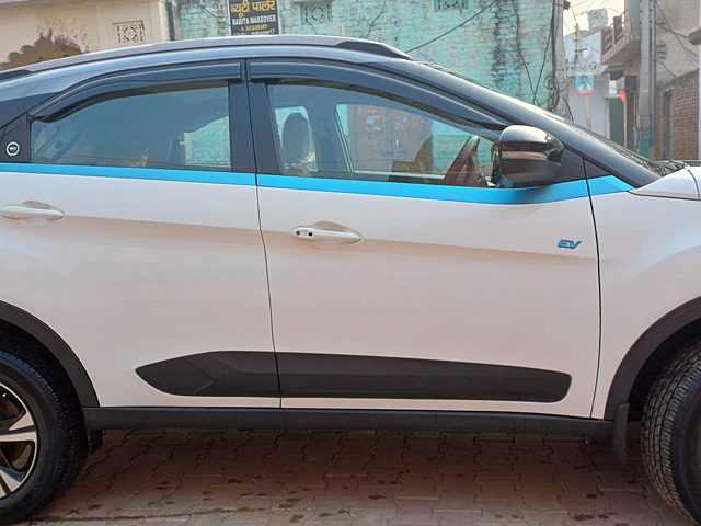 Second Hand Tata Nexon EV Max XZ Plus Lux 7.2 KW Fast Charger in रेवरी
