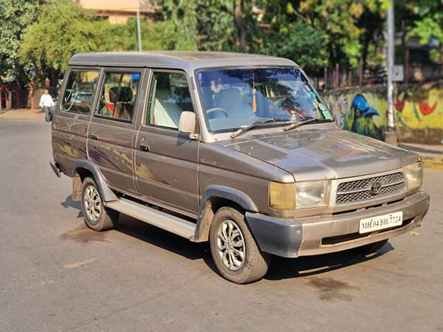 Second Hand Toyota Qualis [2002-2004] GS G1 in Mumbai