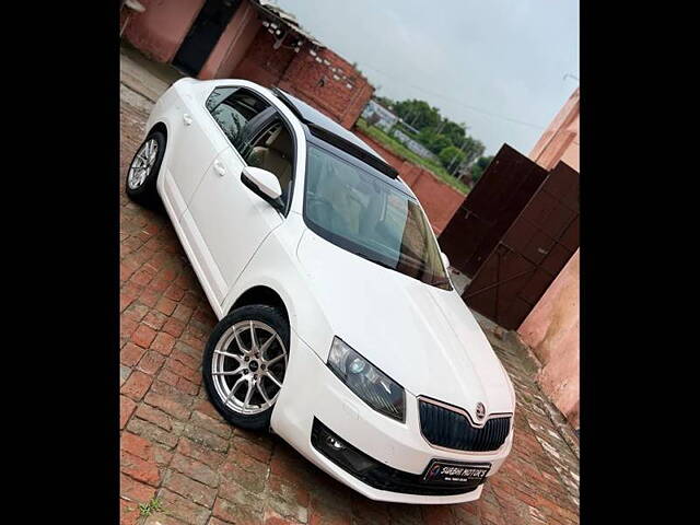 Used 2013 Skoda Octavia [2013-2015] Elegance 2.0 TDI AT for sale in Mohali  at Rs.7,00,000 - CarWale