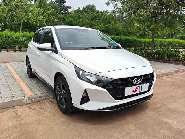 Second Hand Hyundai i20 [2020-2023] Sportz 1.2 MT [2020-2023] in Ahmedabad