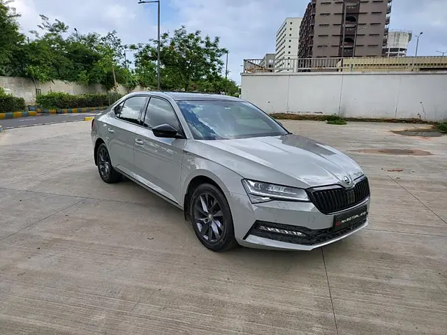 Second Hand Skoda Superb Sportline AT in Ahmedabad