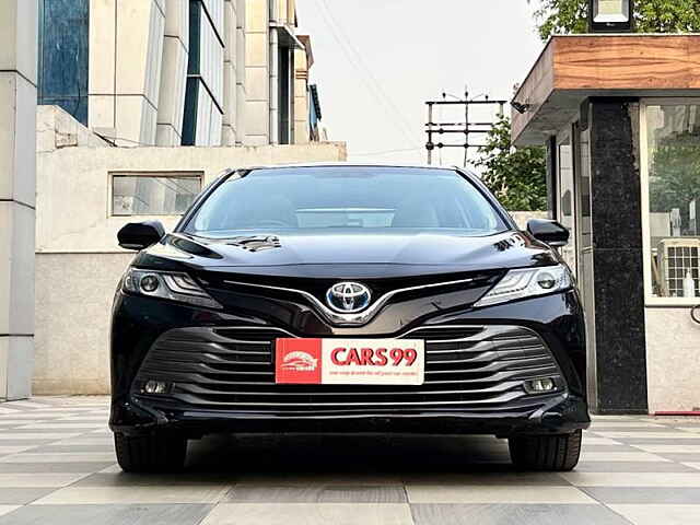 Second Hand Toyota Camry Hybrid in Noida