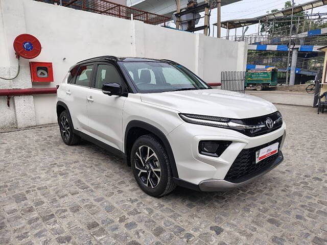 Second Hand Toyota Urban Cruiser Hyryder V AWD NeoDrive [2022-2023] in Delhi