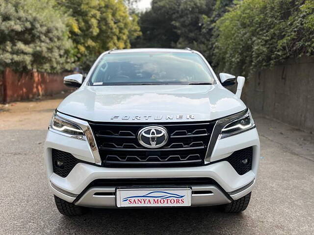 Second Hand Toyota Fortuner 4X2 AT 2.7 Petrol in Delhi