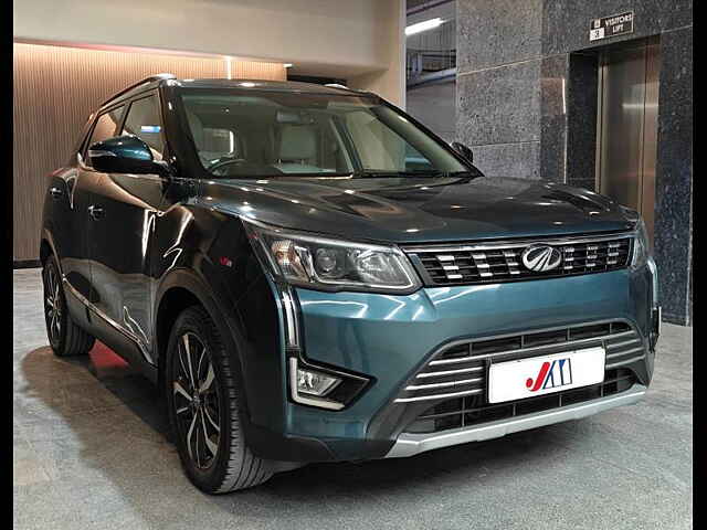 Second Hand Mahindra XUV300 [2019-2024] W8 (O) 1.2 Petrol in Ahmedabad