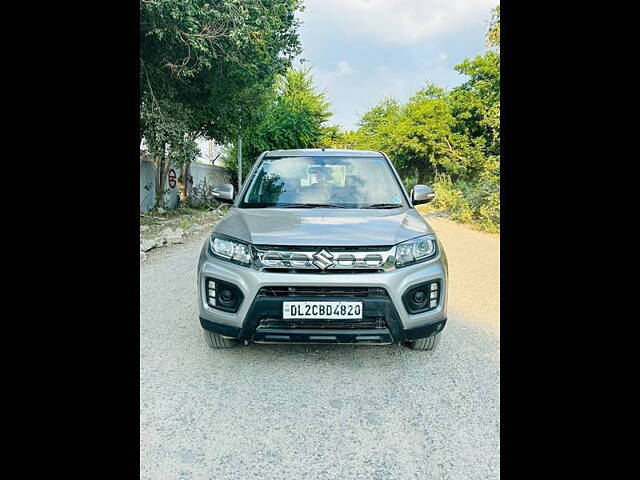 Second Hand Maruti Suzuki Brezza LXi in Delhi