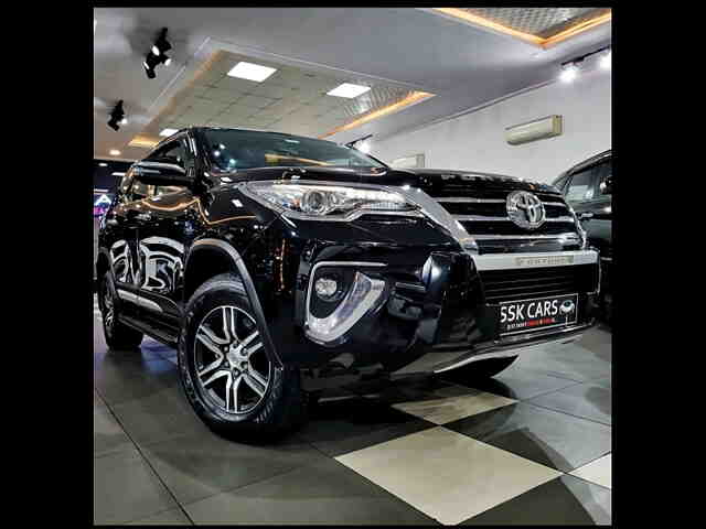 Second Hand Toyota Fortuner [2016-2021] 2.8 4x2 AT [2016-2020] in लखनऊ