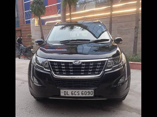 Second Hand Mahindra XUV500 W11 AT in Delhi