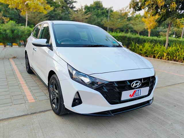 Second Hand Hyundai i20 [2020-2023] Sportz 1.2 MT [2020-2023] in Ahmedabad